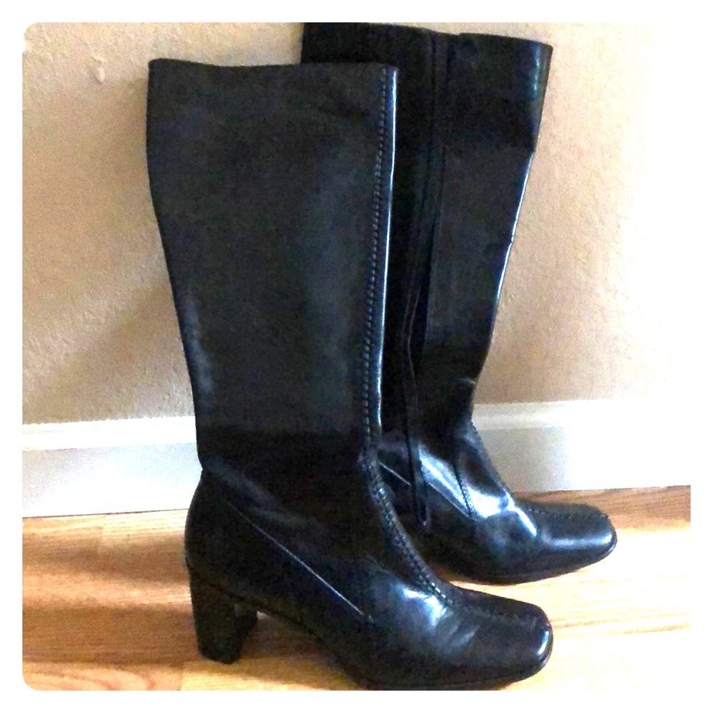 Very lightly worn genuine leather boots